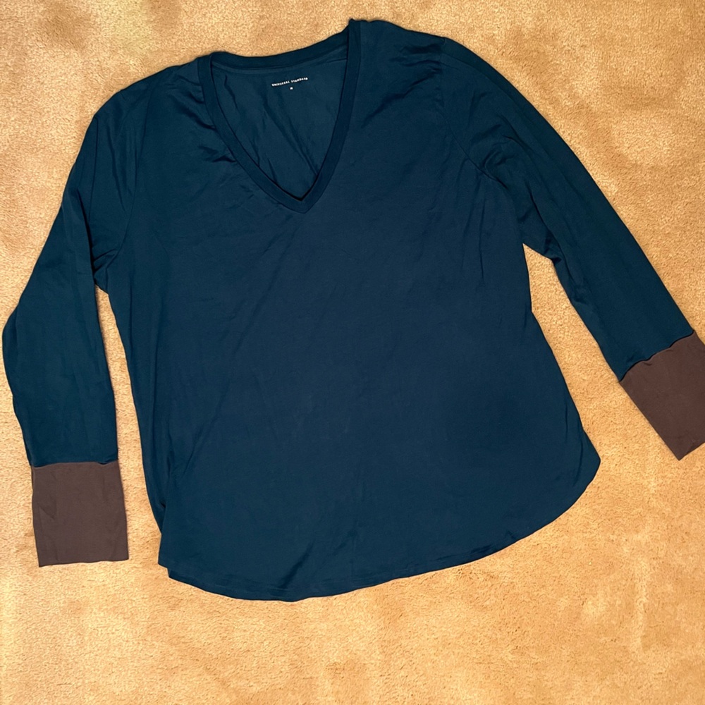 Universal Standard V Neck Longsleeve Blue with Grey Cuffs